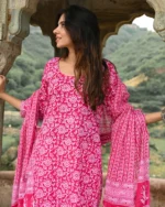 Floral Magenta Elegance - Image 3