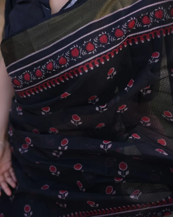 Elegant Bloom Saree - Image 2