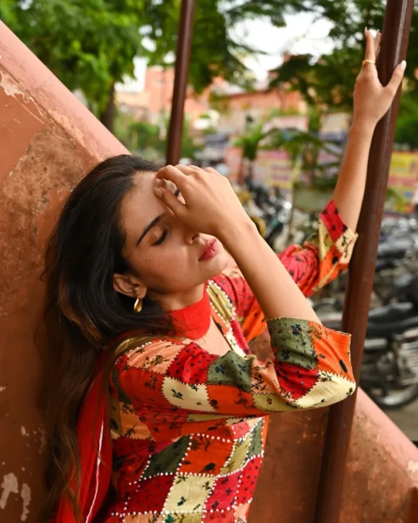 Katha Square Elegance - Image 3