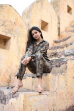 Grey Flora Set - Image 4